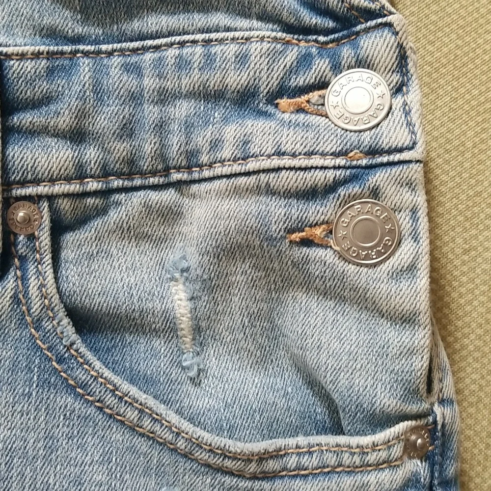 🥳 Host Pick 🥳Garage Lightwash Denim Distressed Bib Overalls - Picture 7 of 12